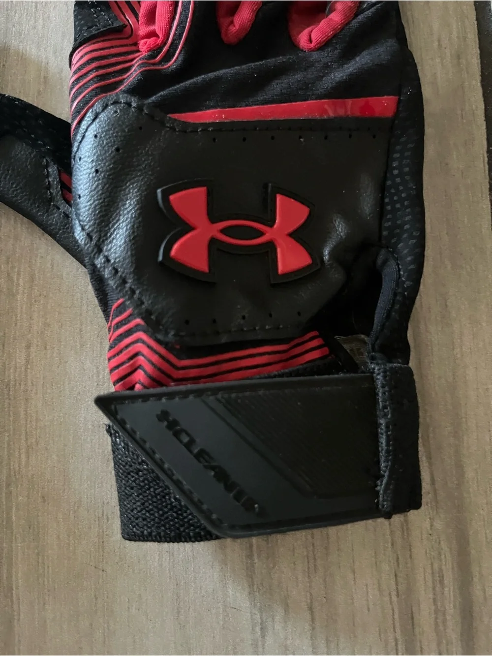 Under Armour Kids Black and Red Batting Athletic Gloves